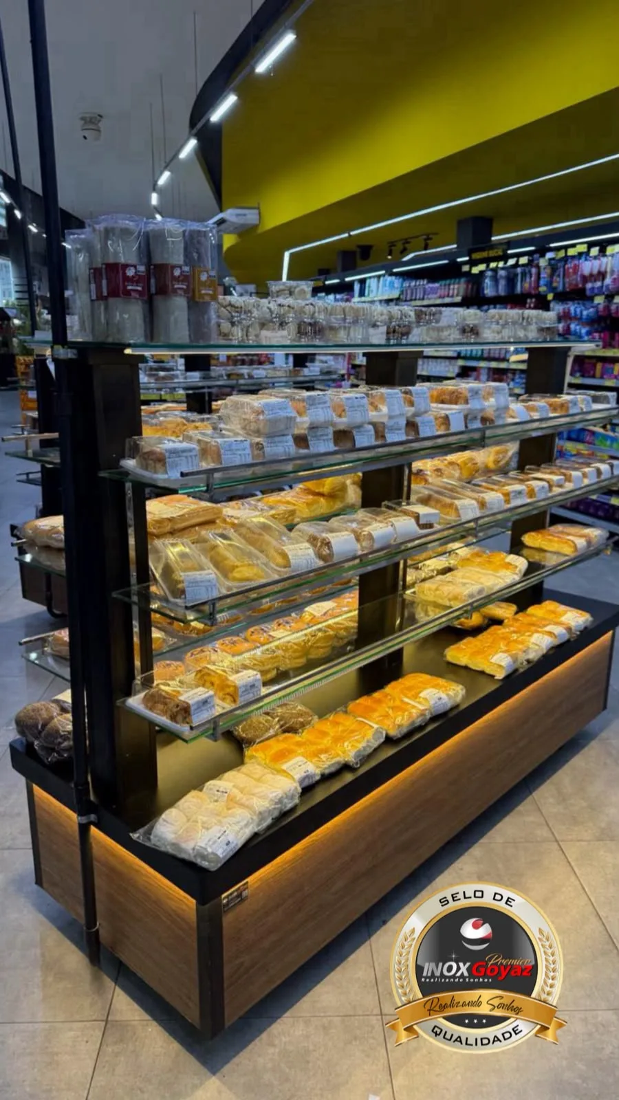 Ilha central para padarias e supermercados com exposição de pães embalados